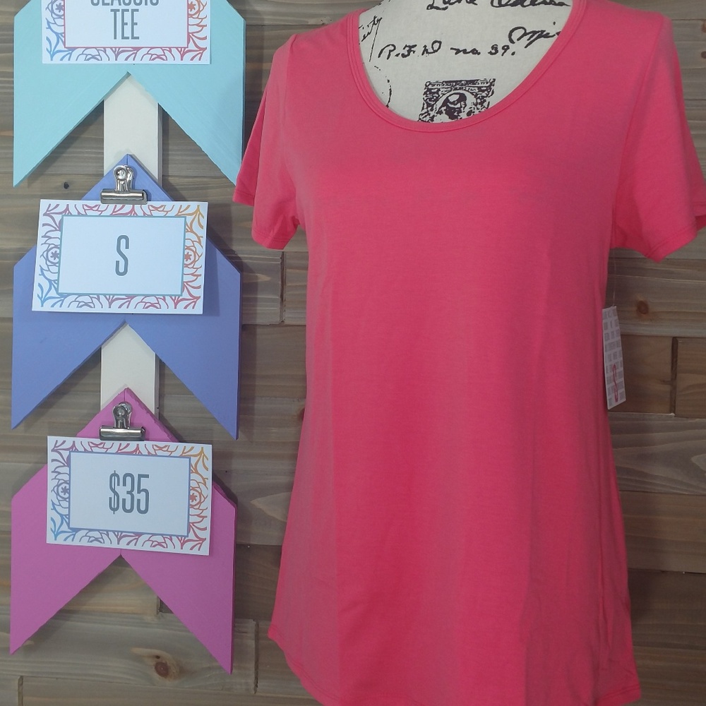 LuLaRoe NWT Small Classic Tee